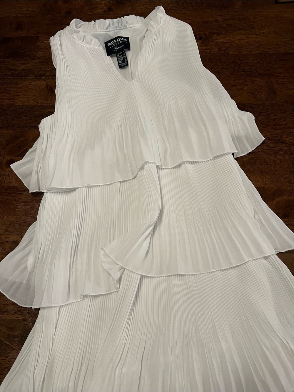 Frank Lyman Tiered Pleat Effect
Dress White Ruffle Size 6 Bridal Shower - Picture 2 of 10